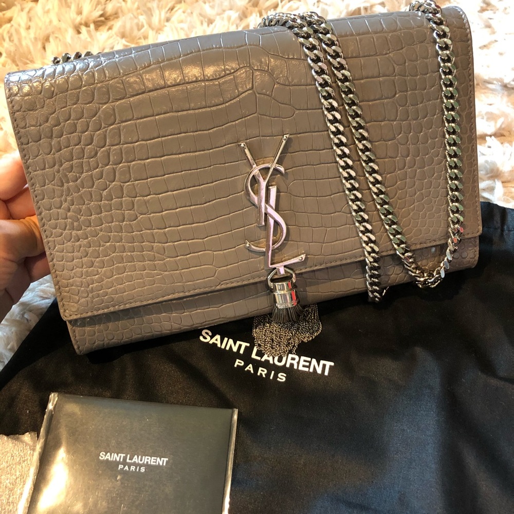 Kate medium w/tassel in embossed crocodile leather